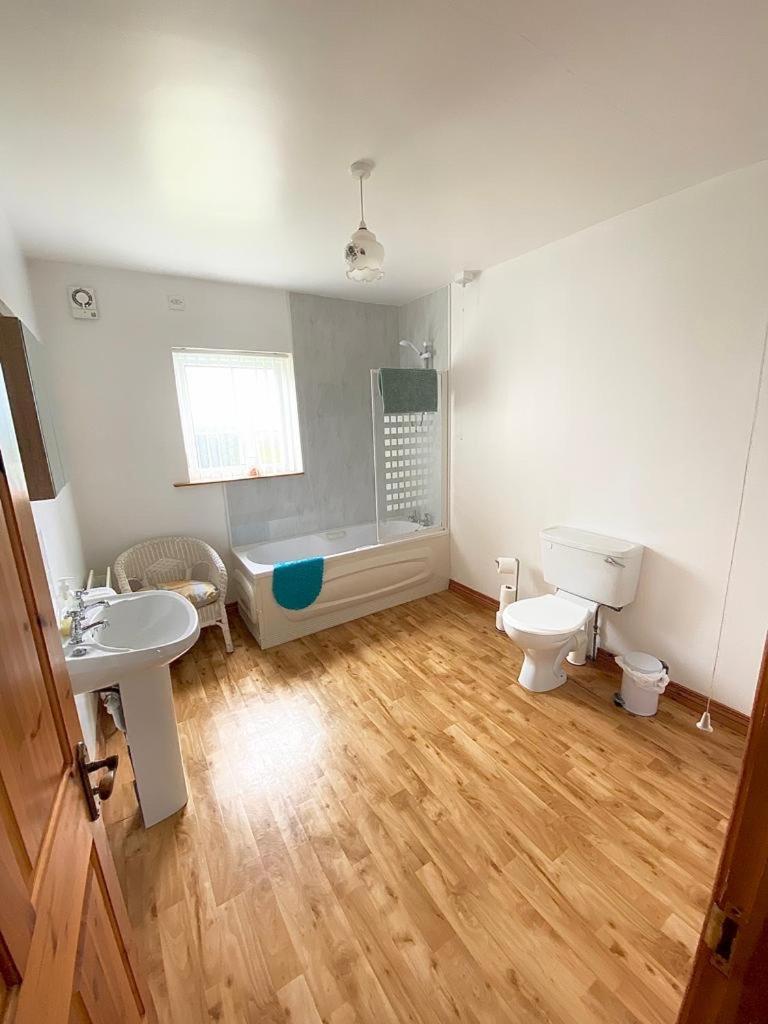 Quiet Farm Cottage Enniskillen Fermanagh ภายนอก รูปภาพ